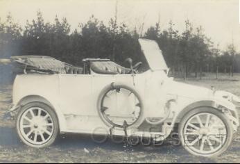 Fiat Torpedo 64.jpg - Firma Broederlet verkocht vanuit de 1e Dorpsstraat diverse oude auto's waaronder deze: Fiat Torpedo 12/16 pk. Eigenaar auto: Verkocht aan iemand in Baarn Opname tussen 1910-30